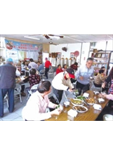 林錠玉發起成立老人食堂，五年來免費提供村內老人愛心午餐。 （圖片提供／雲林縣榮服處）之照片