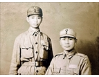 作者高雙印（左）與老營長高東方（右）曾一起經歷戰時艱險歲月，終於在臺灣安居。（圖／高雙印）