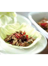 口感微辣，香氣四溢的錦灑，是雲南的經典菜餚。（圖片提供／鄧博仁）之照片
