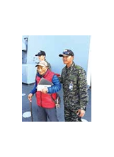 臺南榮家榮民長輩及夫妻參訪海軍敦睦艦。 （圖片提供／臺南榮家）之照片