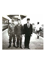 吳榮安（左1）送退伍同袍到通霄火車站搭車返鄉。（圖／吳榮安）之照片