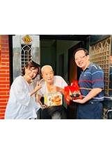 新竹榮服處與新竹榮家攜手送月餅。之照片