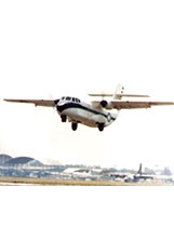 我國第一架自行研製的中型運輸機XC-2試飛雄姿。之照片