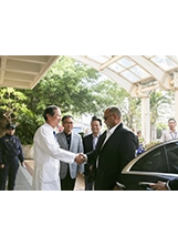 中榮院長許惠恒（左）親自接待諾魯總統安格明（右）一行人的到來。（圖／中榮）之照片