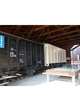 車站外展出鐵道的歷史，讓遊客更了解車埕站的發展。之照片