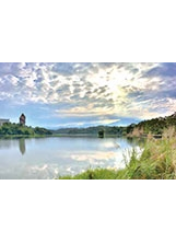 新竹峨眉湖保有原始樣貌，自然生態豐富。（圖／本刊編輯部）之照片