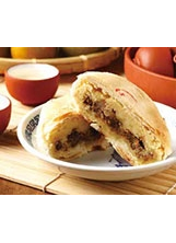 臺式月餅中的綠豆椪，皮酥不油膩，內餡清淡爽口。之照片