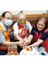 臺南市榮服處：李文德爺爺喜歡聊天，每餐八分飽。之照片