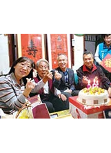 臺北市榮服處：杜輝鈿爺爺體能尚佳，生活自理。
