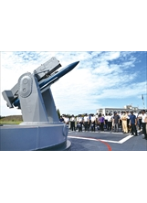 輔導會參加服務機構工作會報同仁，參觀澎湖海軍基地，強化全民國防觀念。之照片
