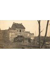 台兒莊戰前，我軍以砂包、石塊封堵城門防衛。（圖／國民黨黨史館）之照片