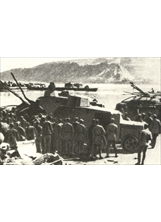 台兒莊戰況激烈，國軍機械化部隊集結增援前線。（圖／國民黨黨史館）之照片
