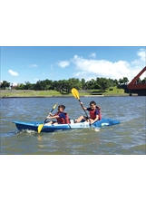 童玩節期間的河域三大體驗，包含獨木舟、龍舟、風帆，讓民眾體驗水上運動之樂。之照片