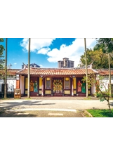 臺北植物園中的市定古蹟「欽差行臺」，建於清朝末年，為閩南式官署建築。之照片