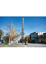 橋頭糖廠把閒置的百年廠區空間再造，保留糖廠歷史原貌，注入藝術新生命。之照片