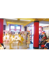 桃園榮家四十九周年慶，邀桃園高中韓流社表演洋溢青春活力的熱舞。（圖／桃園榮家）之照片