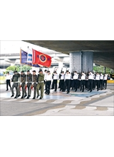 陸軍官校專科班的老兵們，為了參與黃埔校慶，自發性組團勤練正步，盼能喚回國人對國軍的敬意。（圖／林建榮）之照片