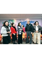 主任委員（前右二）拜會世華婦女企管協會，向總會長莊住維（前左三）等致謝。（圖／林建榮）之照片