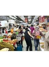 哈囉市場是眷村家庭主婦、餐館主廚採買新鮮食材的首選。（圖／本刊編輯部）之照片