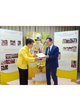 泰國貿易經濟辦事處代表文那隆˙邦薩庭旺（左）與輔導會傅正誠副主委（右）相見歡。（圖／林建榮）之照片