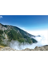 南橫公路穿越崇山峻嶺、雲海深谷，景色壯麗。（圖／劉俊輝）之照片