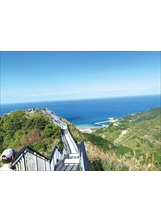 報時山步道是輕鬆短程的海景步道，沿途景色宜人。之照片