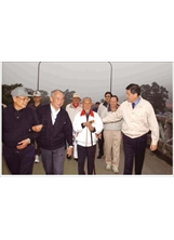 高主委（右一）於大年初一前往台北榮家探訪住家榮民，與大伙愉快話家常，並祝賀大家春節愉快。（孫利安攝）之照片
