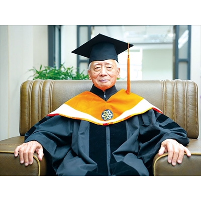 高宗彥獲得博士學位，是活到老、學到老的實踐者。（圖／雲林科大）